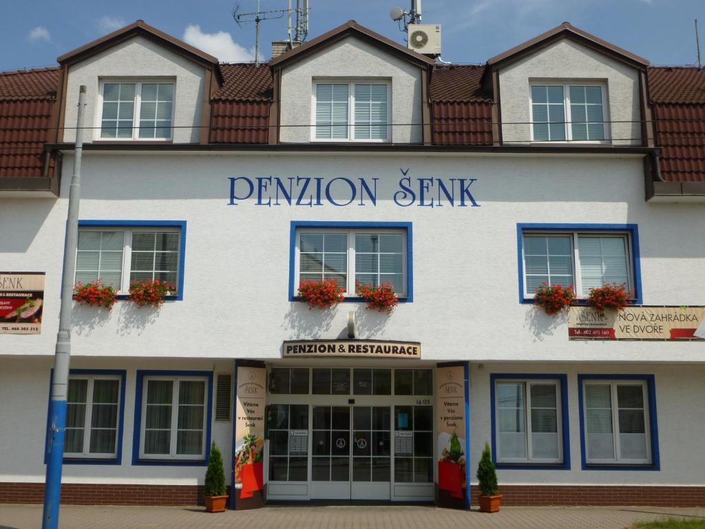 Penzion Senk Pardubice Bagian luar foto